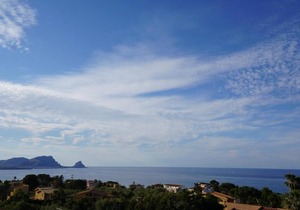 Nut House apartment near the sea in a villa with garden