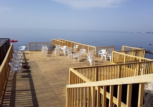 Pretty holiday home by the sea, between the Sheraton hotel and the Baia Verde hotel.