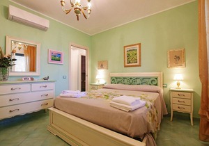 Private pool, large Garden, Terrace, Air conditioning, Wi-Fi, near the Sea.