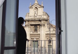 Re Carlo Rooms
