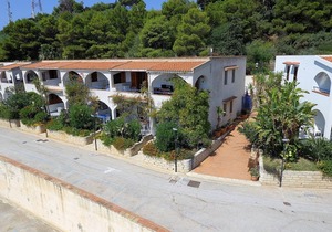 Sea Front Apartment 4 beds with balcony 250 meters from the beach