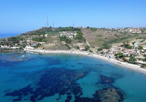 Sea Front Apartment 5 beds with balcony 250 meters from the beach