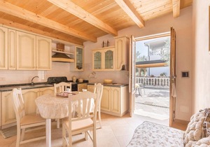 Stunning home in Noto SR with WiFi