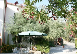 Two-room apartment with internal veranda, two steps away from known, surrounded by greenery