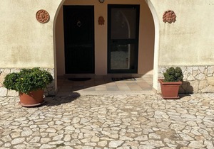 Villa Belvedere By Lake Pergusa In the center of sSicilia