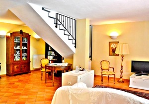 Villa Elegante a Viagrande in Sicilia vicina al Mare e Monte Etna