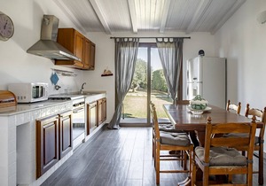 Villa Ognina Dependance I with pool by Wonderful Italy