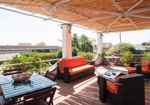 Villa with garden near the sea, with wi-fi