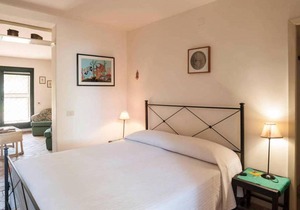 Villa with garden near the sea, with wi-fi