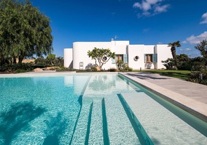 Villa with pool, 450 metres from sea, near Trapani, Sicily - 14 pax