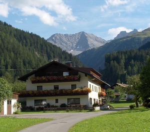 Ferienhaus Bach Für Personen Mit Schlafzimmer 