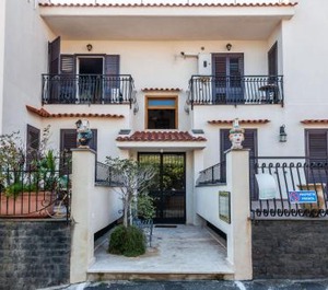 Residenza Ortensia Piera Aci Catania 