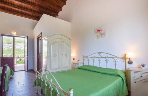 Caccamo House | 110 m² House ∙ 4 bedrooms ∙ 12 guests
