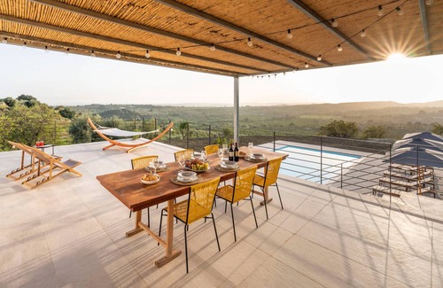 Noto Villa | 110 m² Villa ∙ 3 bedrooms ∙ 6 guests