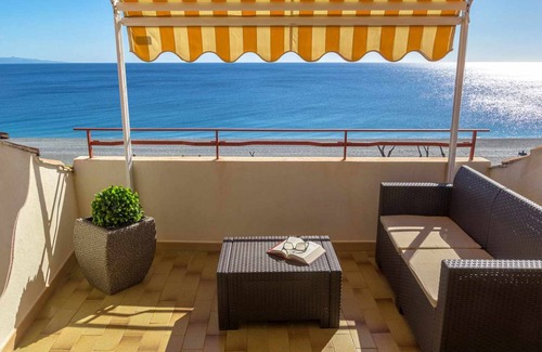 Nizza di Sicilia Apartment | 113 m² Apartment ∙ 2 bedrooms ∙ 5 guests
