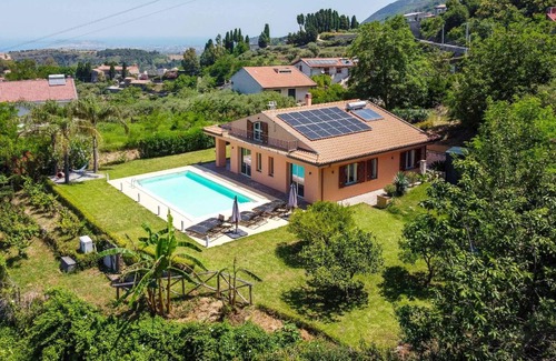 Castroreale House | 120 m² House ∙ 4 bedrooms ∙ 10 guests