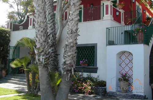Torre Archirafi Villa | 120 m² Villa ∙ 2 bedrooms ∙ 4 guests