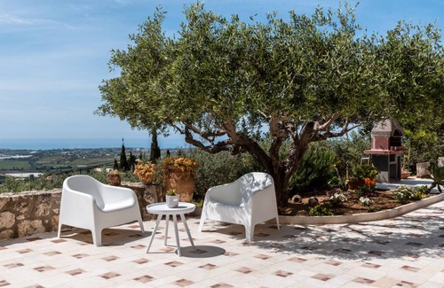 Favara Villa | 120 m² Villa ∙ 2 bedrooms ∙ 6 guests