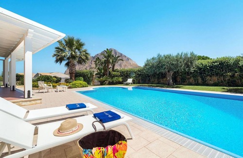 Custonaci Villa | 120 m² Villa ∙ 3 bedrooms ∙ 6 guests