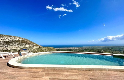 Avola Villa | 120 m² Villa ∙ 3 bedrooms ∙ 6 guests