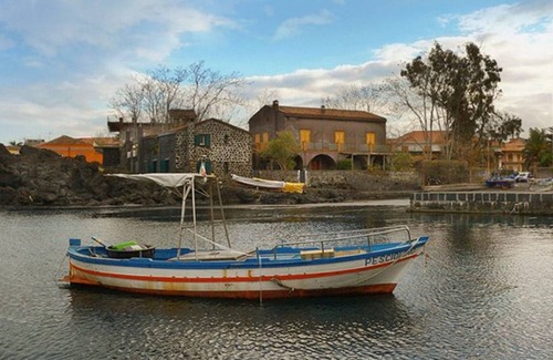 Acireale Villa | 120 m² Villa ∙ 4 bedrooms ∙ 6 guests