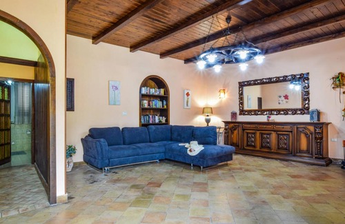 Gaggi House | 130 m² House ∙ 3 bedrooms ∙ 6 guests