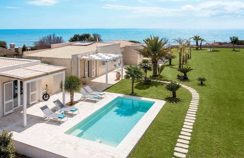 Santa Maria del Focallo Villa | 140 m² Villa ∙ 4 bedrooms ∙ 8 guests