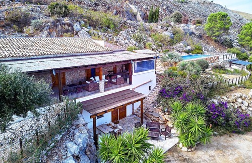 Custonaci House | 142 m² House ∙ 5 bedrooms ∙ 10 guests