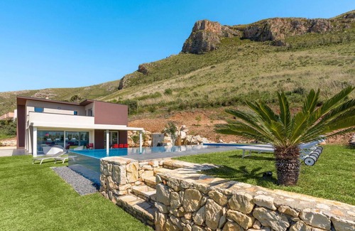 Castellammare del Golfo Villa | 150 m² Villa ∙ 4 bedrooms ∙ 8 guests