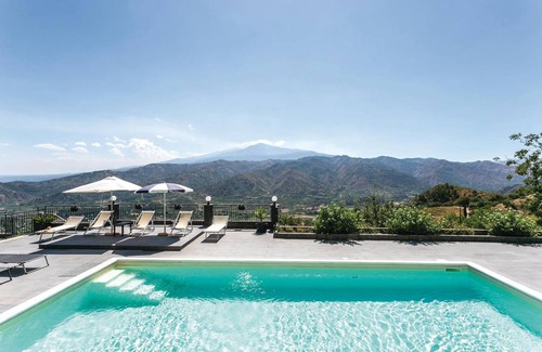 Gaggi House | 150 m² House ∙ 4 bedrooms ∙ 10 guests