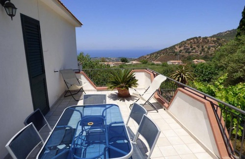 Patti House | 150 m² House ∙ 4 bedrooms ∙ 8 guests