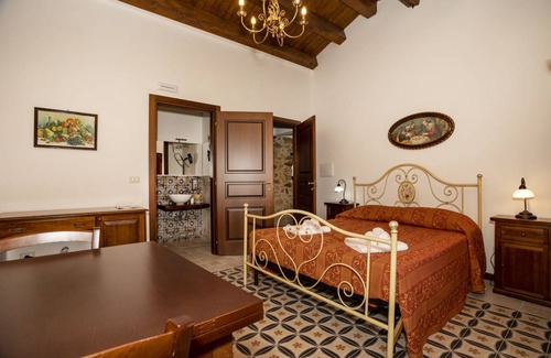 Sant'Angelo di Brolo Villa | 150 m² Villa ∙ 3 bedrooms ∙ 9 guests