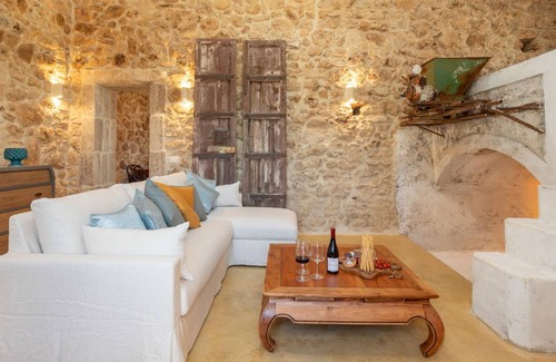 Noto Villa | 150 m² Villa ∙ 3 bedrooms ∙ 6 guests