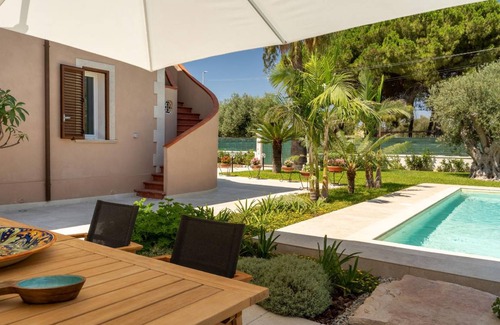 Arenella Villa | 150 m² Villa ∙ 4 bedrooms ∙ 10 guests