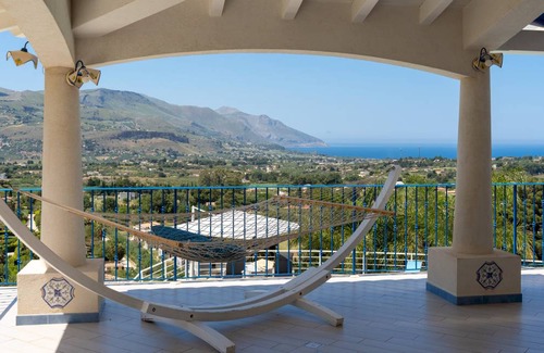 Castellammare del Golfo Villa | 160 m² Villa ∙ 3 bedrooms ∙ 8 guests