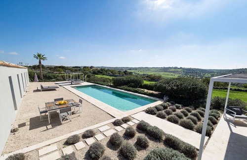 Ragusa Villa | 160 m² Villa ∙ 3 bedrooms ∙ 6 guests