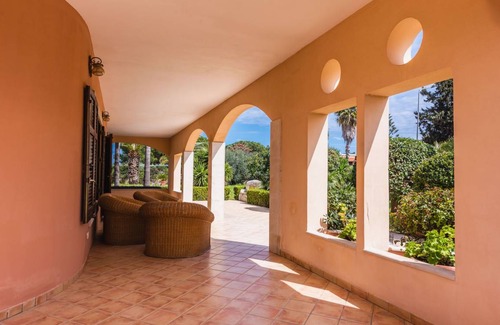Arenella Villa | 160 m² Villa ∙ 4 bedrooms ∙ 9 guests