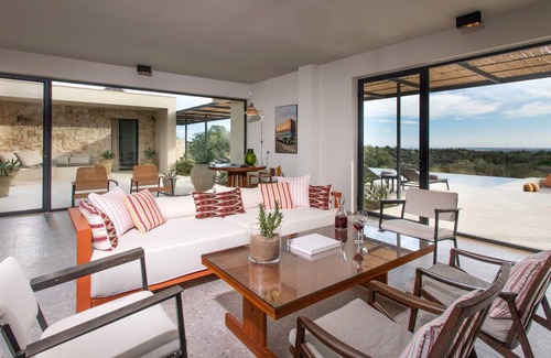 Avola Villa | 160 m² Villa ∙ 4 bedrooms ∙ 8 guests