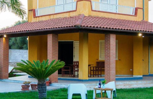 Arenella House | 180 m² House ∙ 3 bedrooms ∙ 7 guests