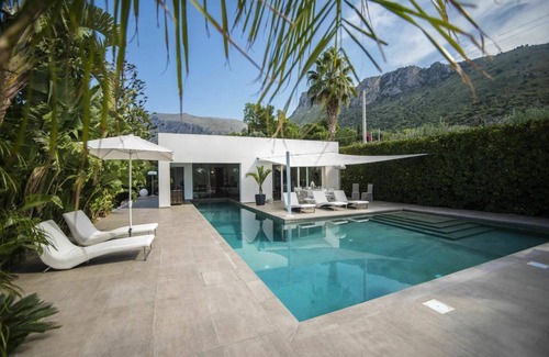 Terrasini Villa | 180 m² Villa ∙ 2 bedrooms ∙ 4 guests