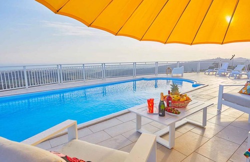 Favara Villa | 180 m² Villa ∙ 3 bedrooms ∙ 6 guests