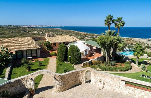 Syracuse Villa | 180 m² Villa ∙ 4 bedrooms ∙ 8 guests