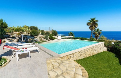 Syracuse Villa | 180 m² Villa ∙ 4 bedrooms ∙ 8 guests