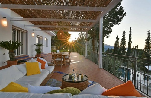 Pollina Villa | 180 m² Villa ∙ 4 bedrooms ∙ 8 guests