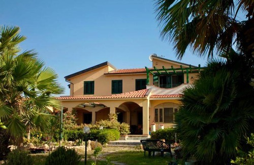 Butera Hostel | 200 m² Hostel ∙ 5 bedrooms ∙ 15 guests