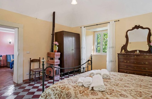 Maniace House | 200 m² House ∙ 3 bedrooms ∙ 10 guests