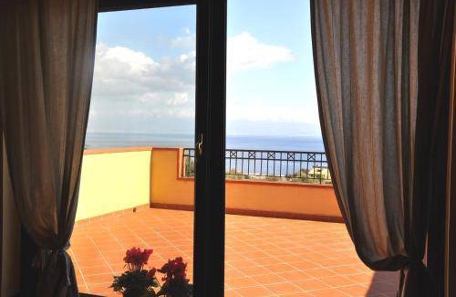 Santa Teresa di Riva Villa | 200 m² Villa ∙ 3 bedrooms ∙ 6 guests