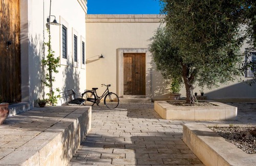 Noto Villa | 200 m² Villa ∙ 5 bedrooms ∙ 10 guests