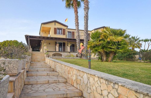 Donnalucata House | 210 m² House ∙ 4 bedrooms ∙ 13 guests