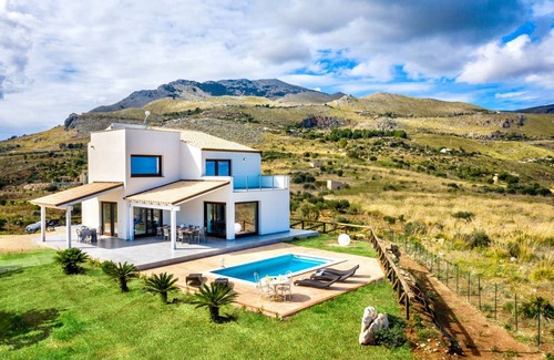 Scopello Villa | 220 m² Villa ∙ 4 bedrooms ∙ 8 guests